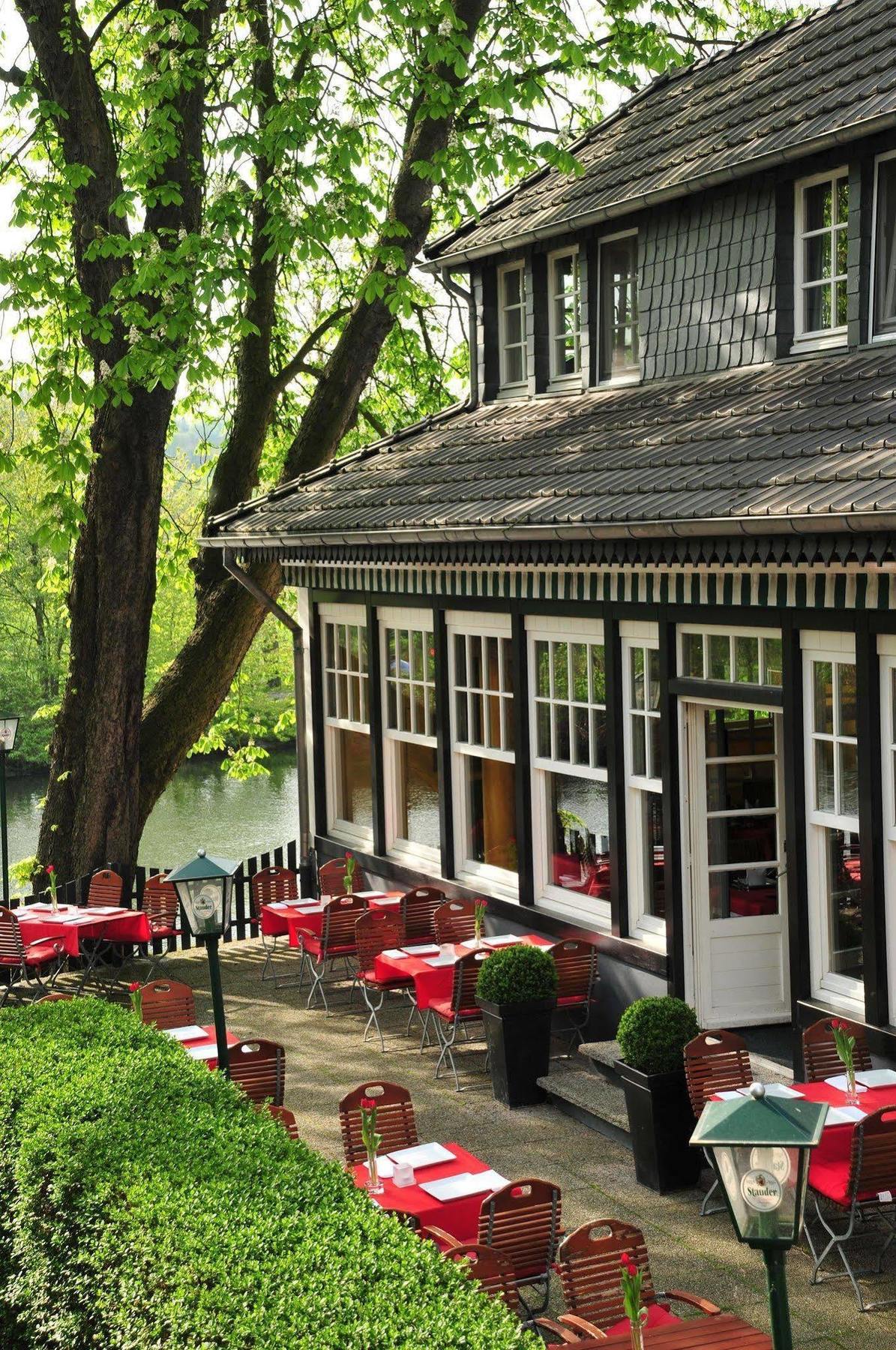 Hotel Am Ruhrufer Business & Golf Мильгейм-на-Руре Экстерьер фото